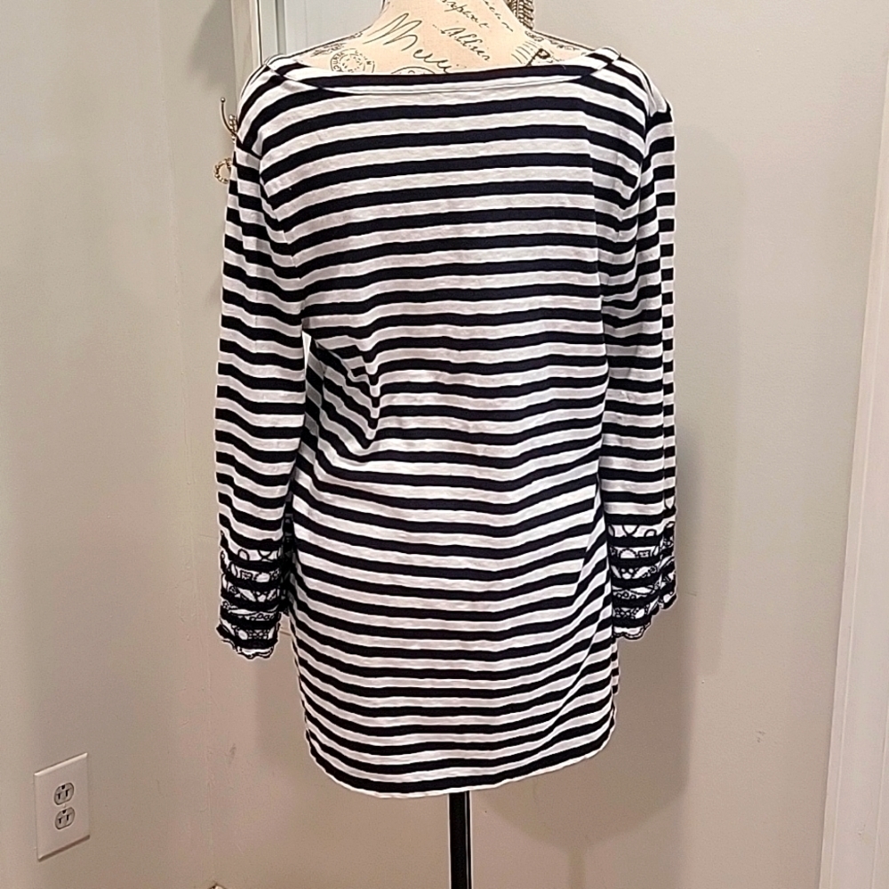 ✨️ Talbots Medium Shirt with Flare Sleeves. B123 - Picture 3 of 4